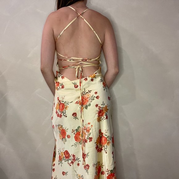 NWOT WeWoreWhat Tie Back Cowl NeckSatin Slip Dress in Yellow Floral in  Small - Picture 4 of 7